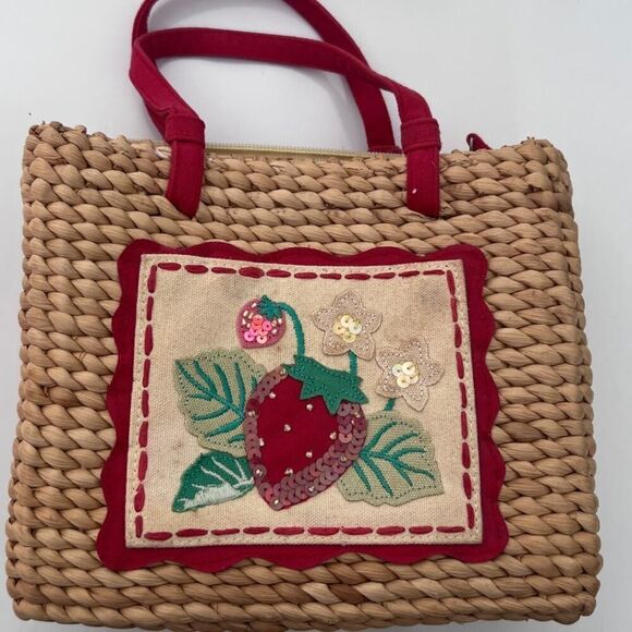 Vintage Strawberry Sequin Wicker Picnic Style Hand Bag - Picture 2 of 8